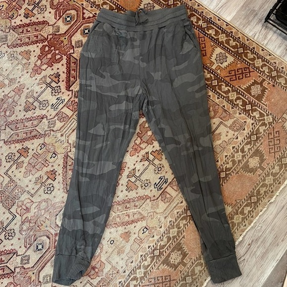 Splendid Supersoft Camo Jogger medium - Picture 4 of 9